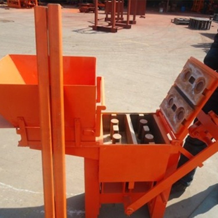 Factory Little Brick Machinery In Low Price Manual Concrete Pavers Bricks Blocks Making Machines QMR2-40