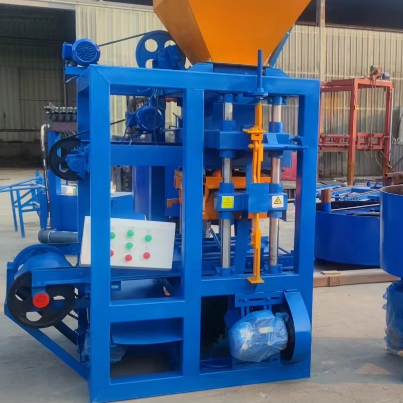 china block factory brick making machine concrete QT4-24 mini brick factory