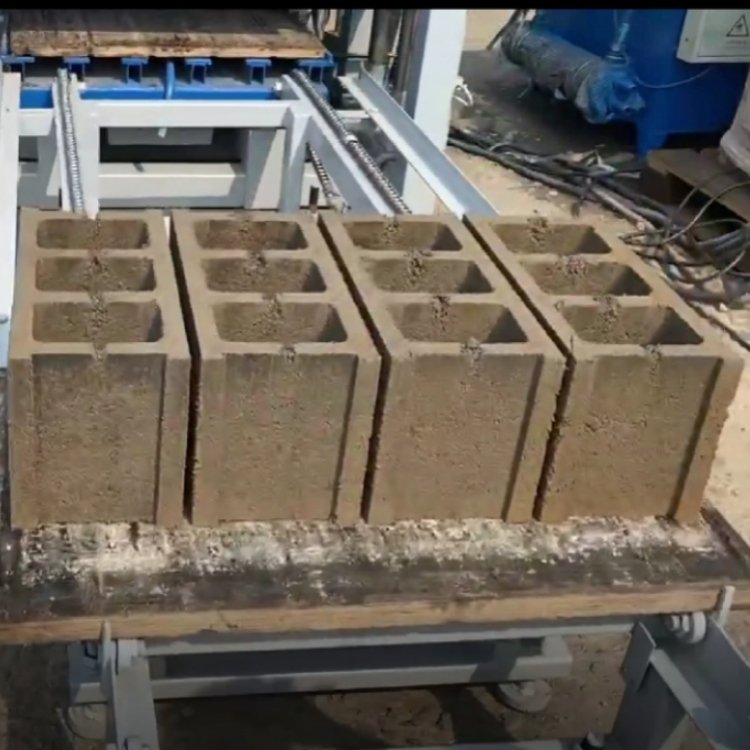 Hot Sale Automatic Hollow Block Making Machine Interlocking Cement Brick Making Machinery