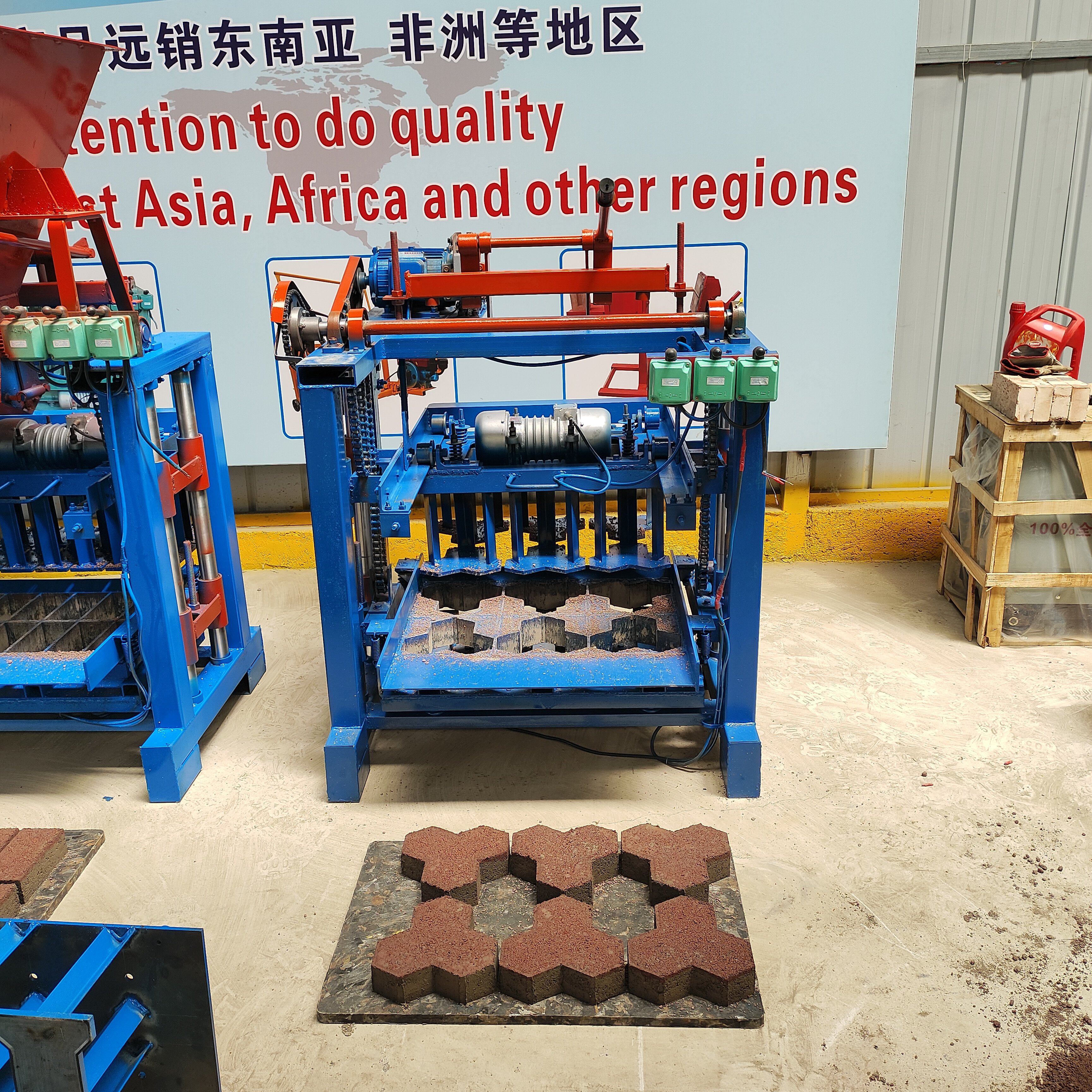 Cement Sand Brick Making Machine Firing Free Interlocking Hollow Brick Making Machine Hydraulic Paving Brick Making Machine