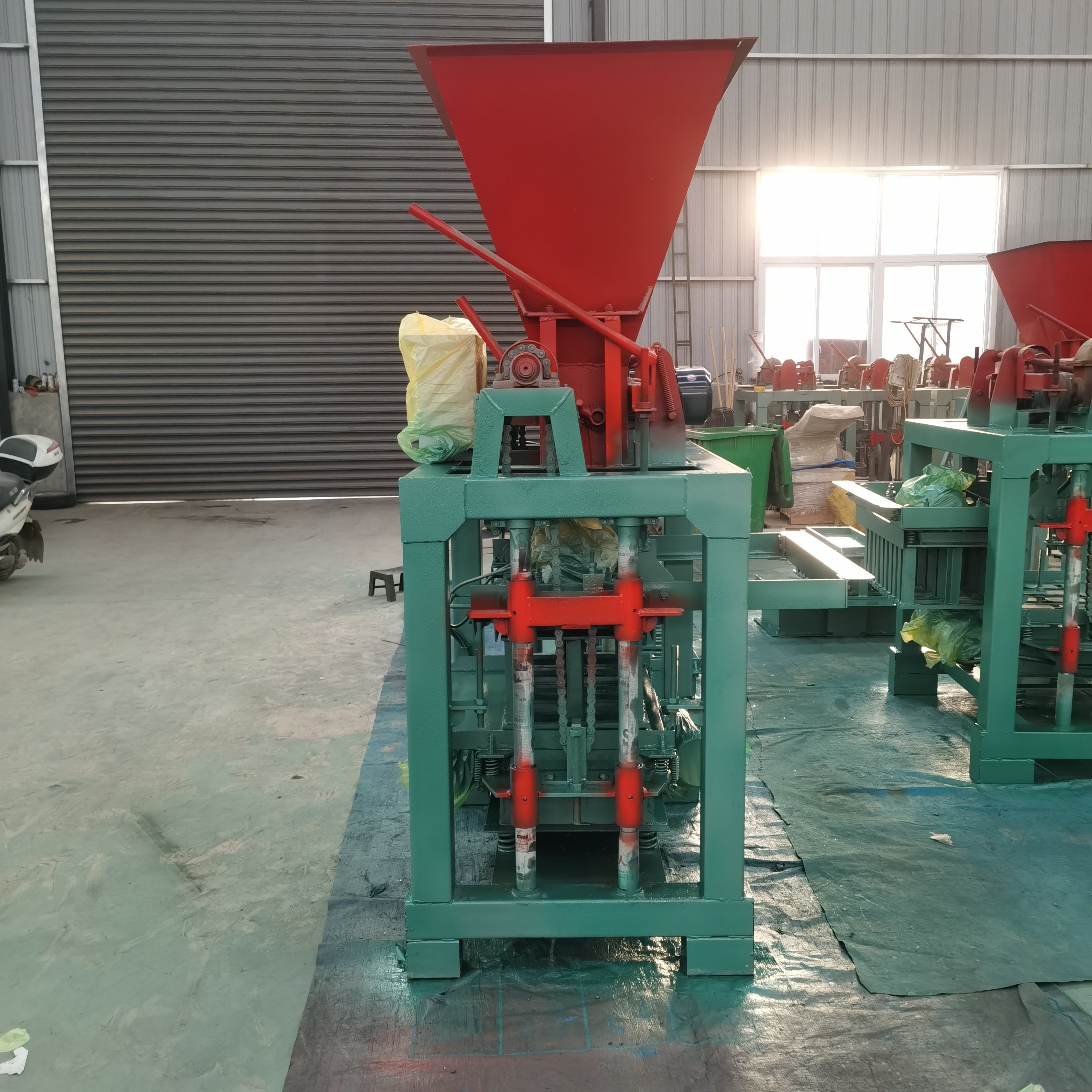 Convenient & Fast Brick Machine Production Line Manpower Saving Hopper for Home Use hollow brick making machine