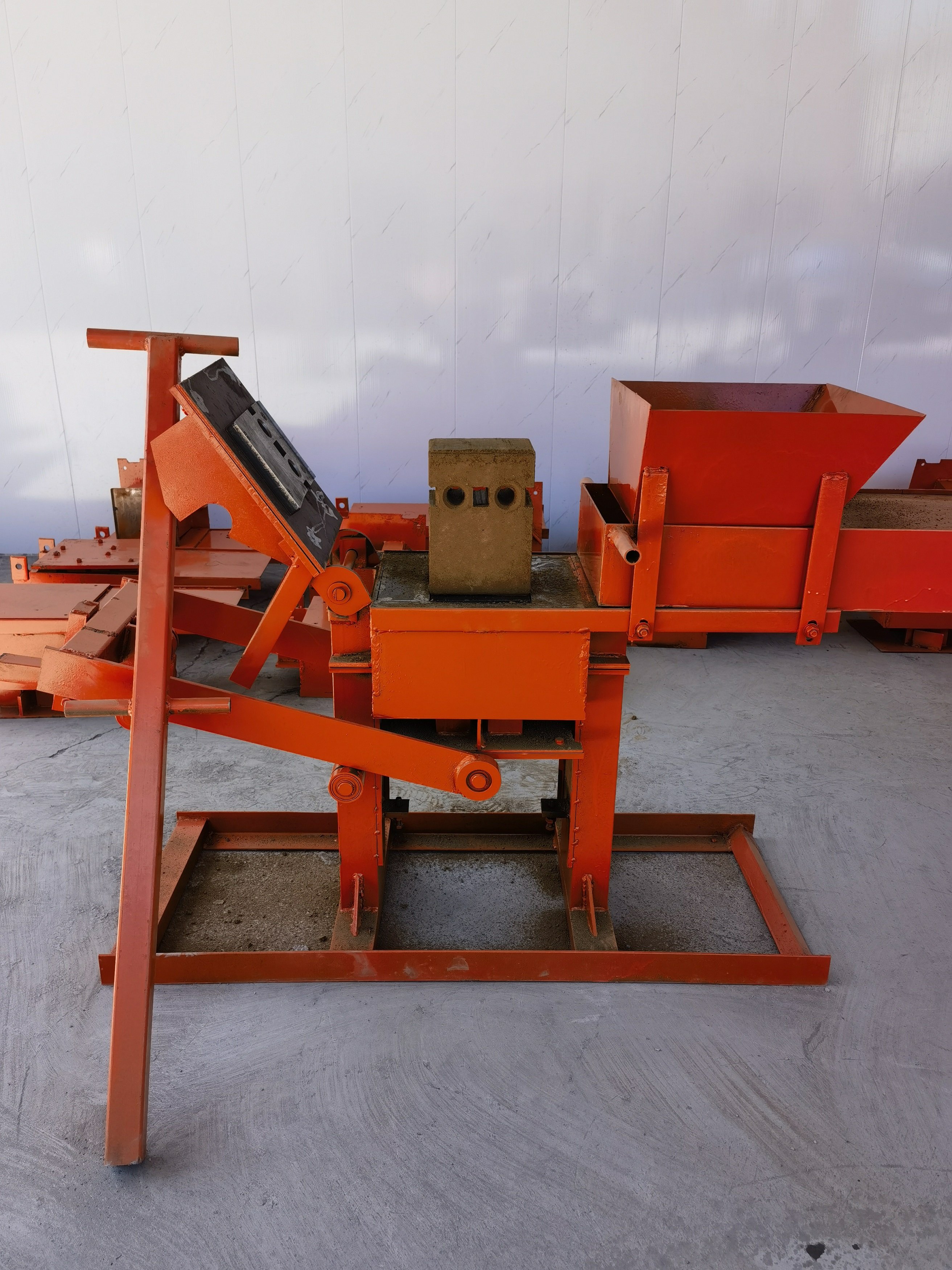 Small manual clay soil interlocking brick making machine QTS2-40 clay block machine manual compressed earth blocks machines