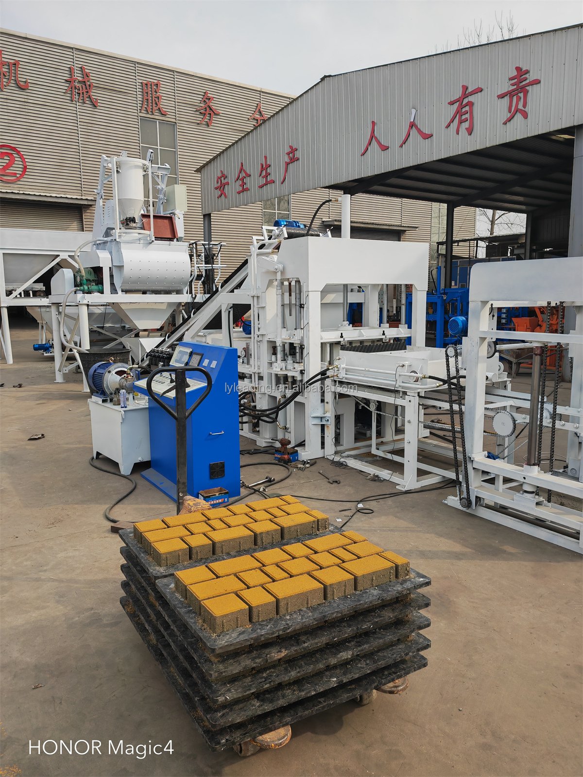 QTJ415 Automatic interlocking pavement paving brick moulding machine CHB hollow block bricks making machinery