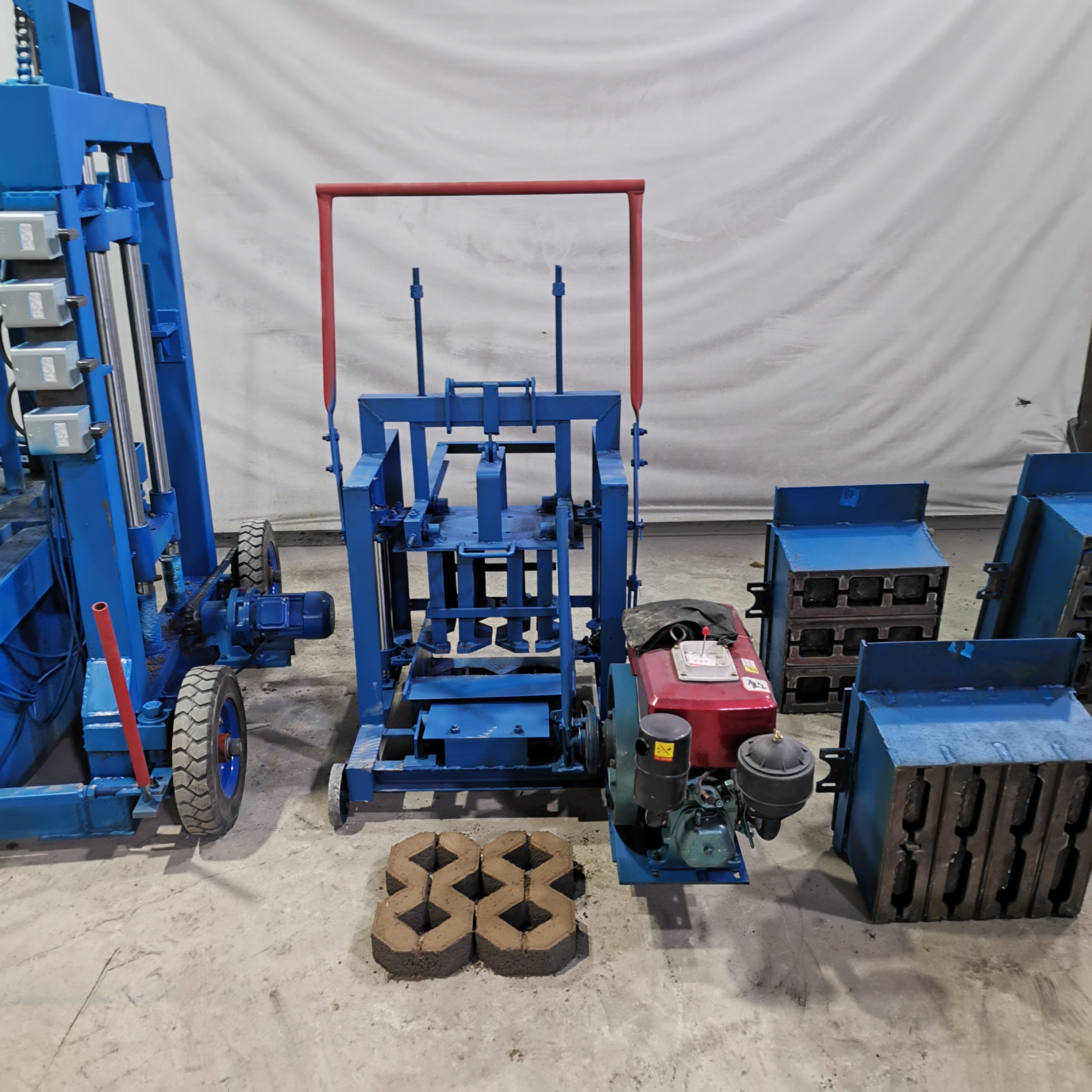 Business ideas with small investment 2024 cement brick making machine with high quality for sale