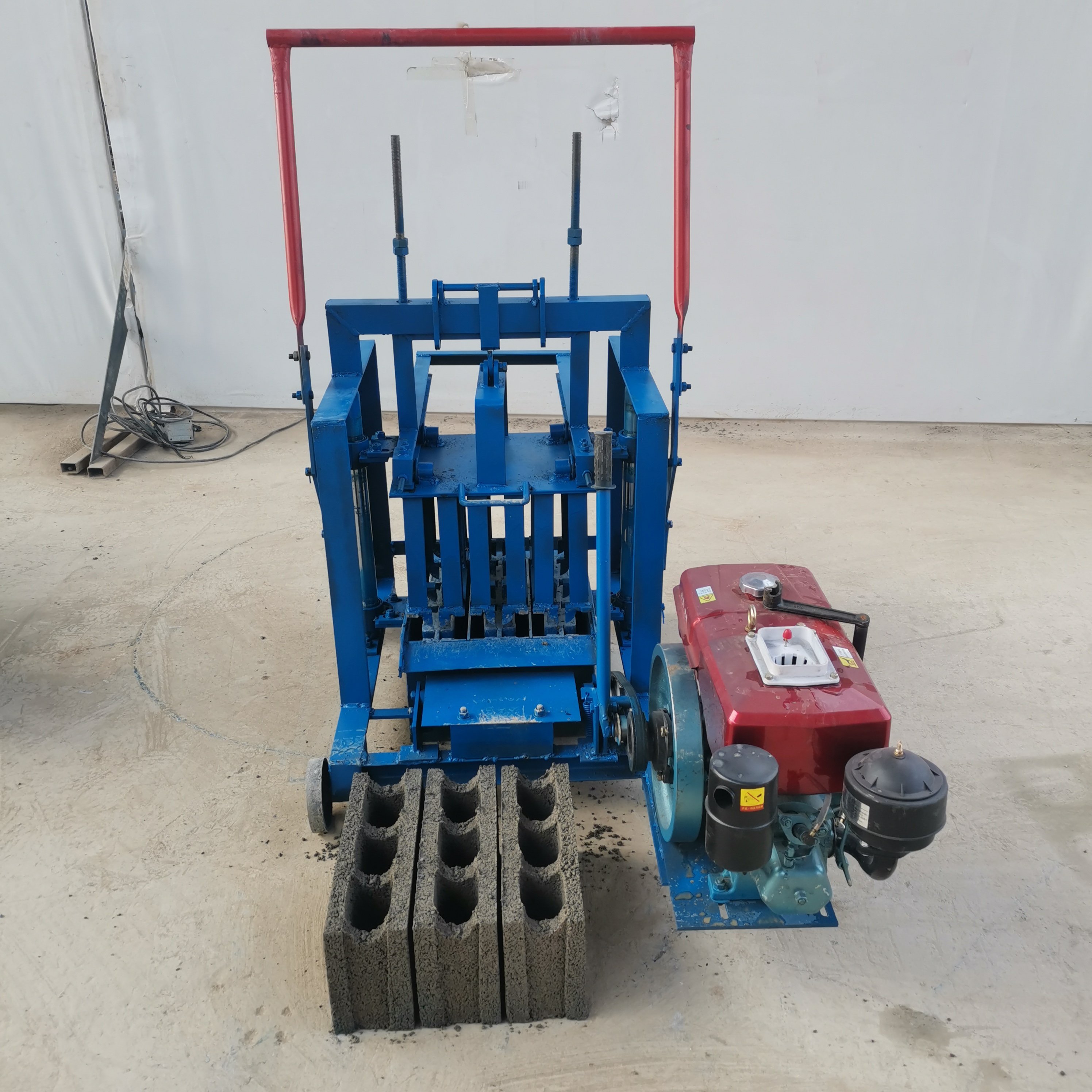 Business ideas with small investment 2024 cement brick making machine with high quality for sale