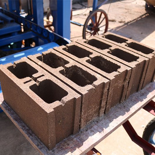 Cement Machine For Making Bricks Hollow Brick Making Machine Solid Brick Making Machinery Qt4-24