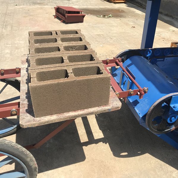 Cement Machine For Making Bricks Hollow Brick Making Machine Solid Brick Making Machinery Qt4-24