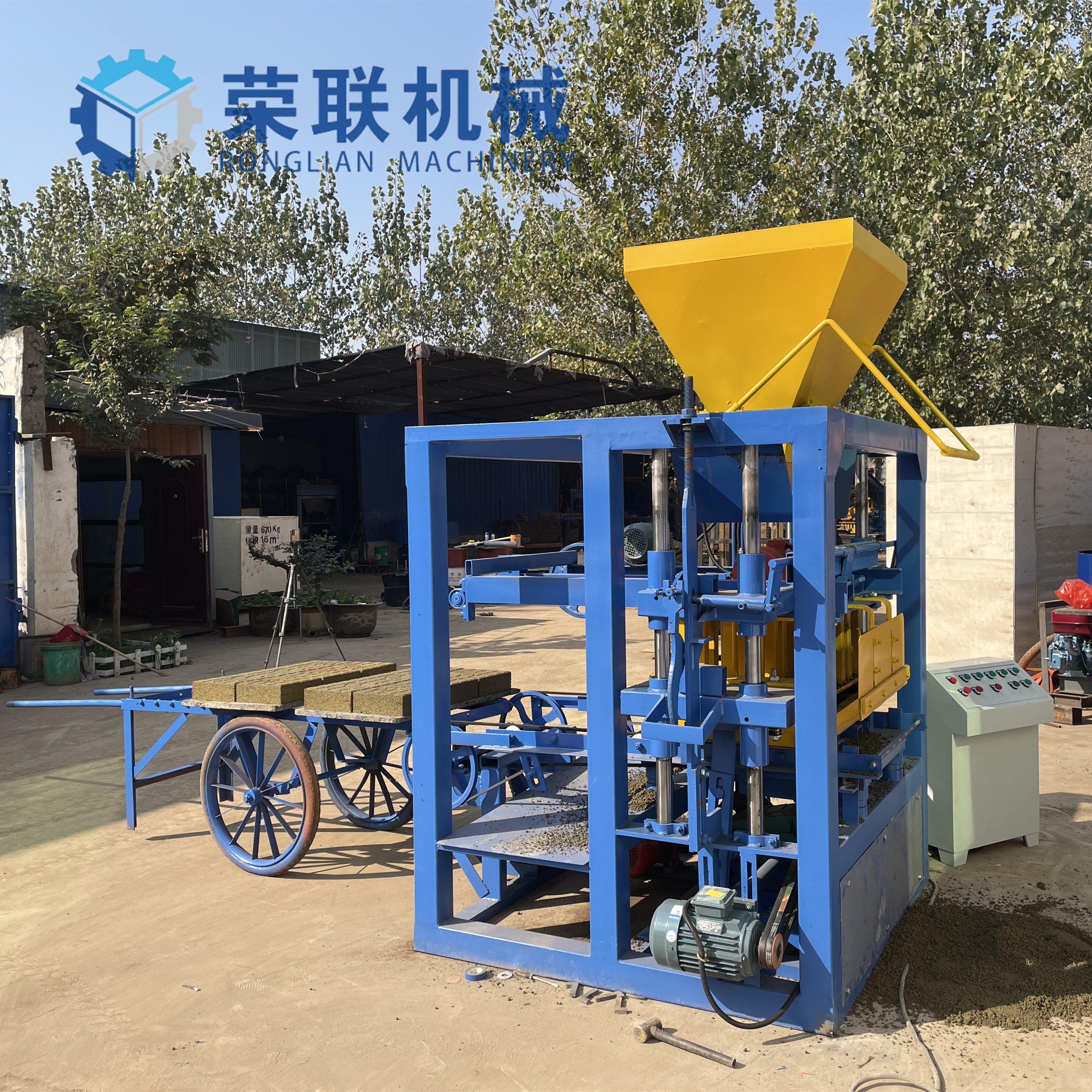 Small Investment Semi Automatic Cement Concrete Brick Making Machine QT4-24 on sale