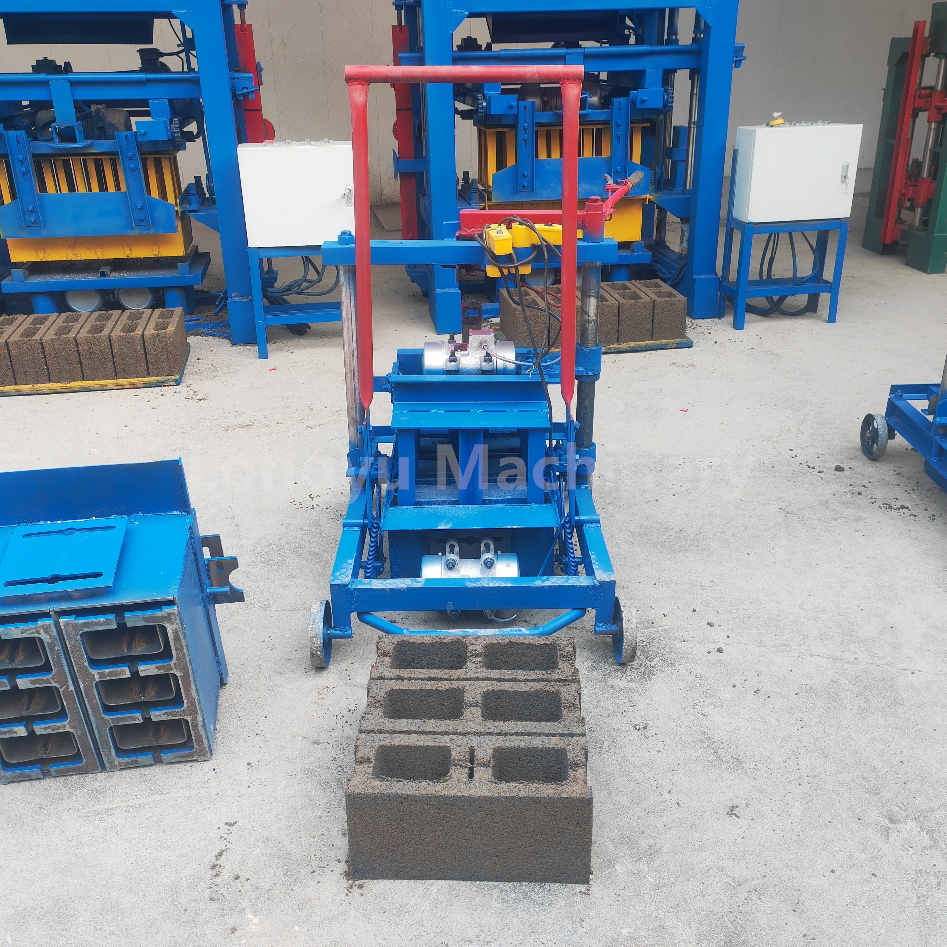 Brick making machine concrete block clay soil brick sand and plastic bricks manufacturing machine