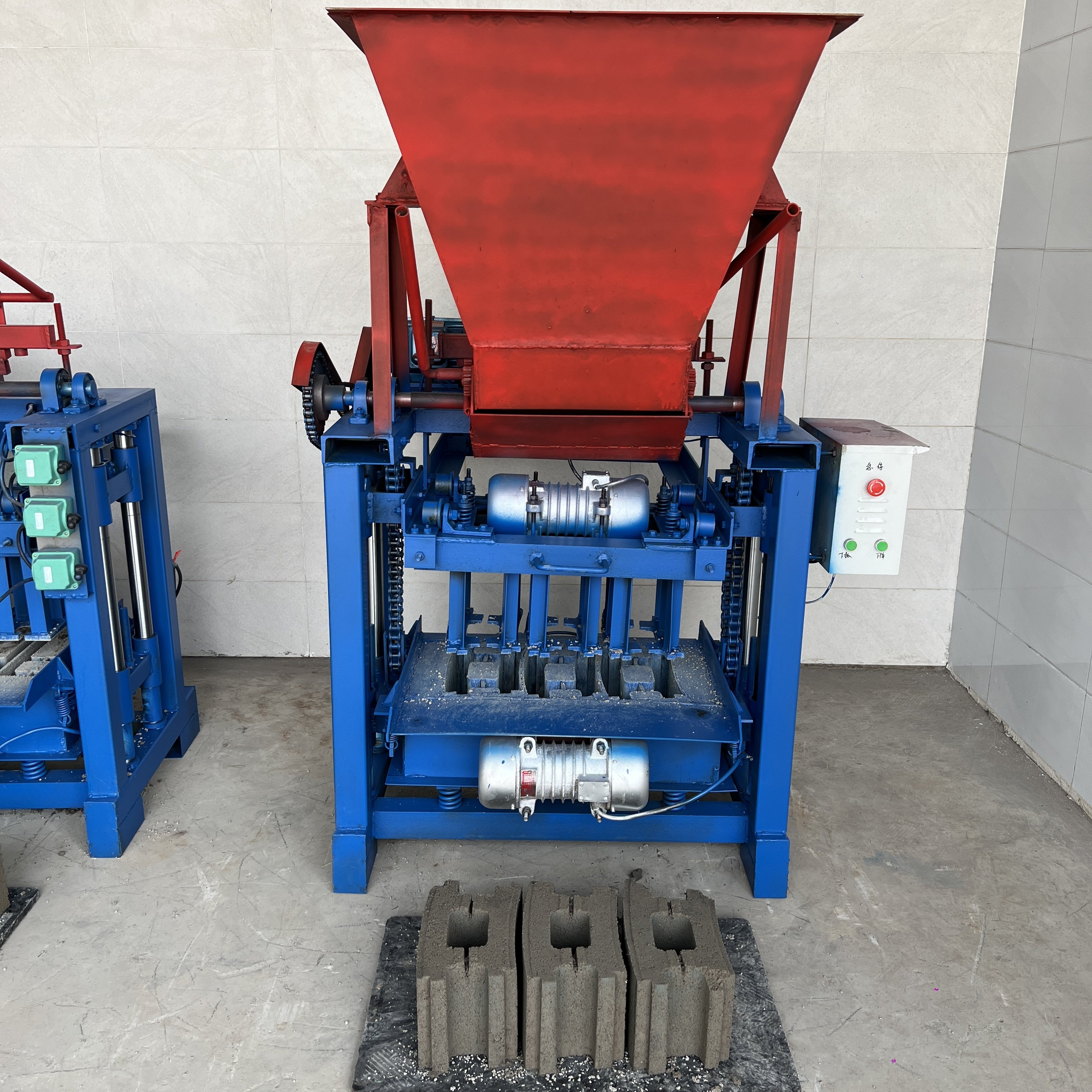 Road Bricks Making Machinery Soil Brick Machine Making Automatic Low Price