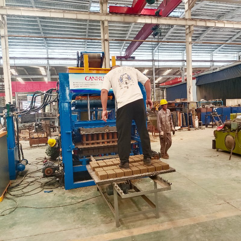 Automatic multifunction brick maker machine QT5-15 brick making machinery mquina para hacer bloques de cemento