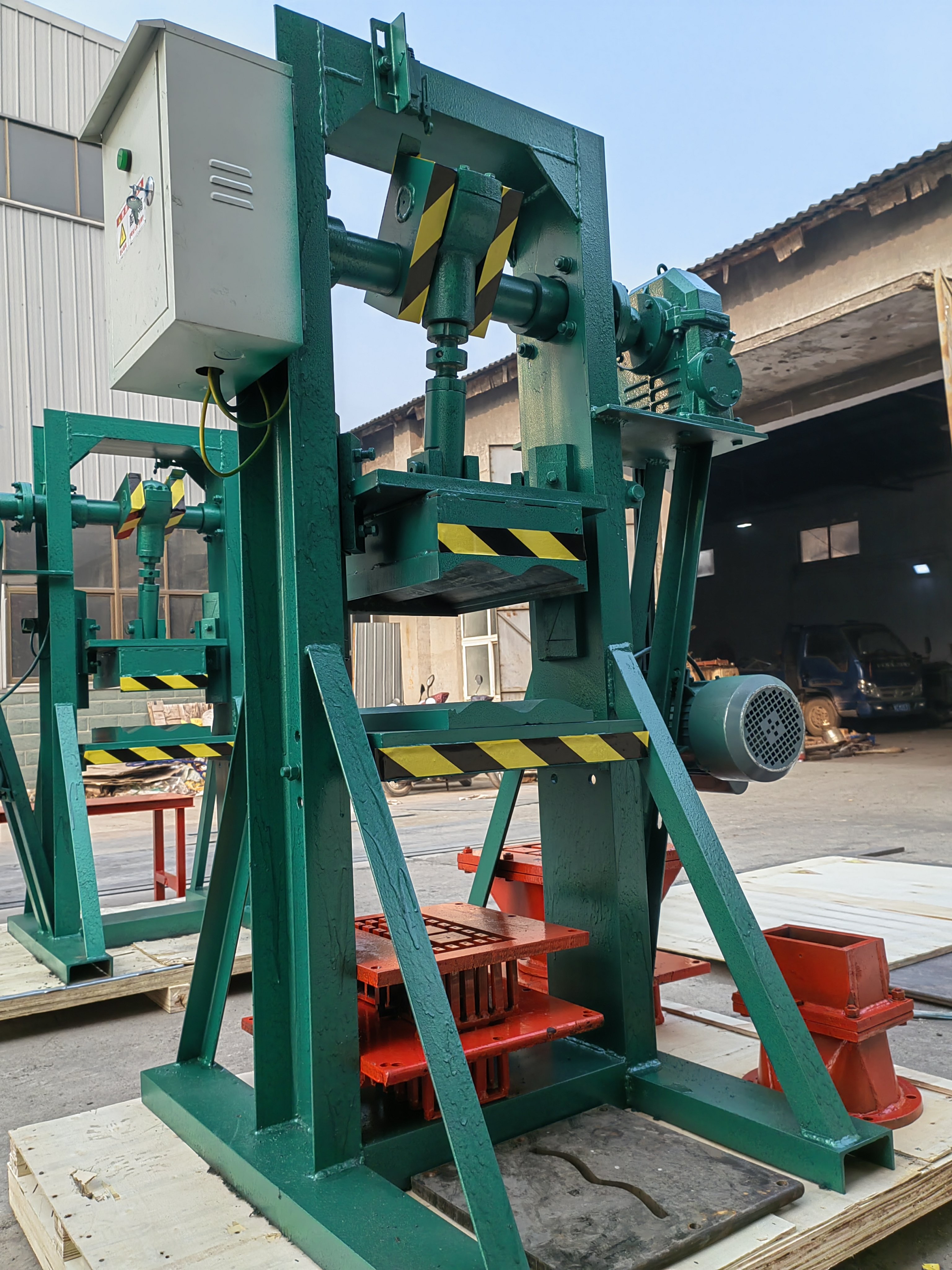 Model designed brick making machine eco brava price clay bricks and roof tile machine