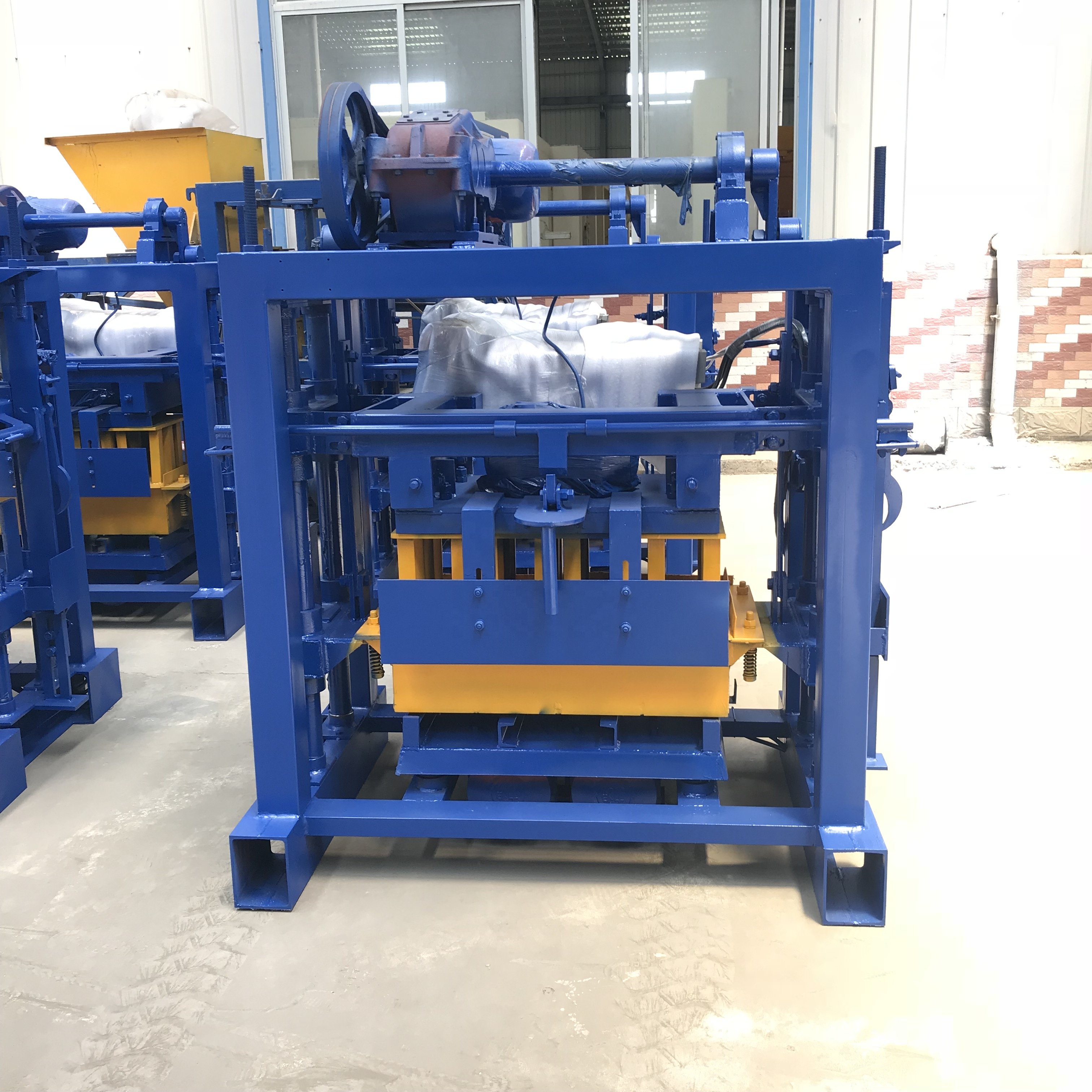 QT40-2 Semi Automatic Concrete Cement Machinery Make Hollow Solid Block Bricks Brick Making Machine For Sale