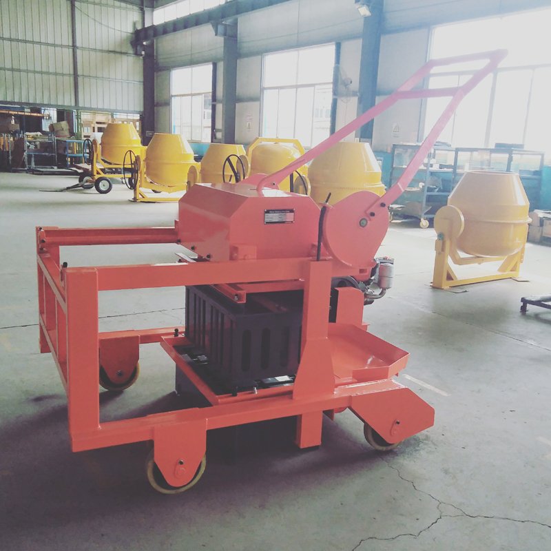 Self and home use small flexible Brick Making Machine well sold world with diesel engine high power