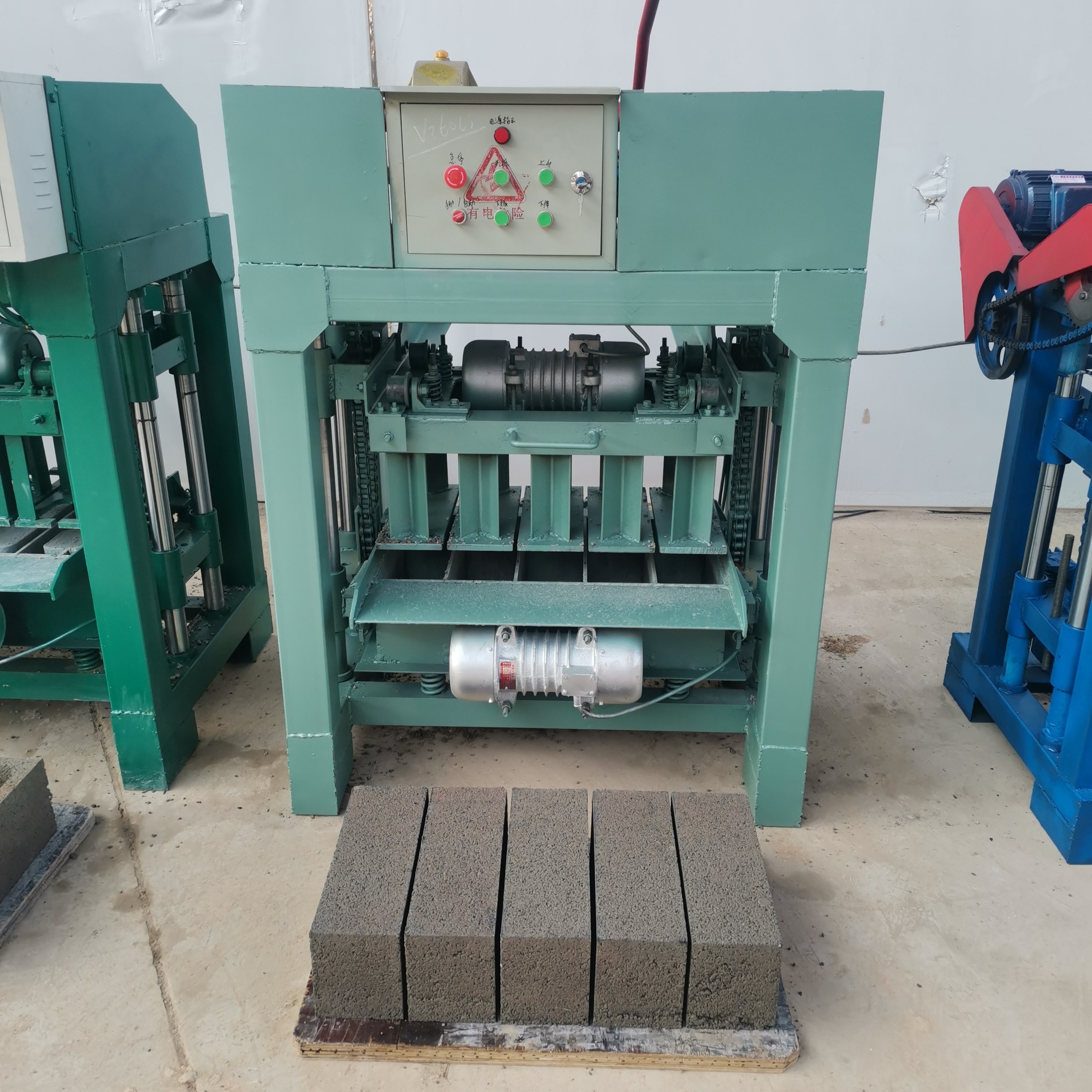 Manual brick making machine exported to Pakistan clay brick making machine cement brick press machine