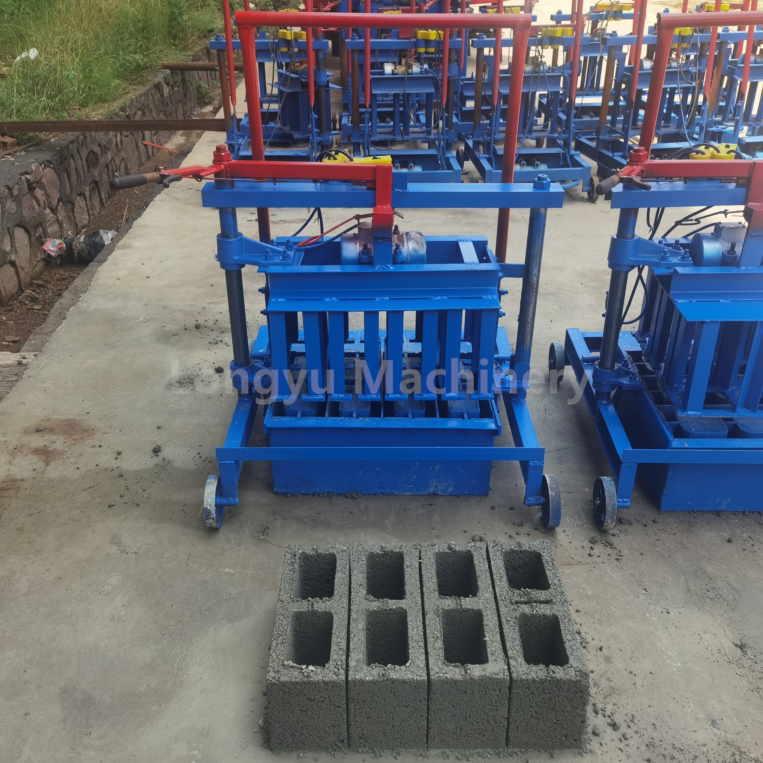 Small Mobile Slag Cement Semi Permeable Hollow Brick Machine Cement Brick Making Machine Equipment