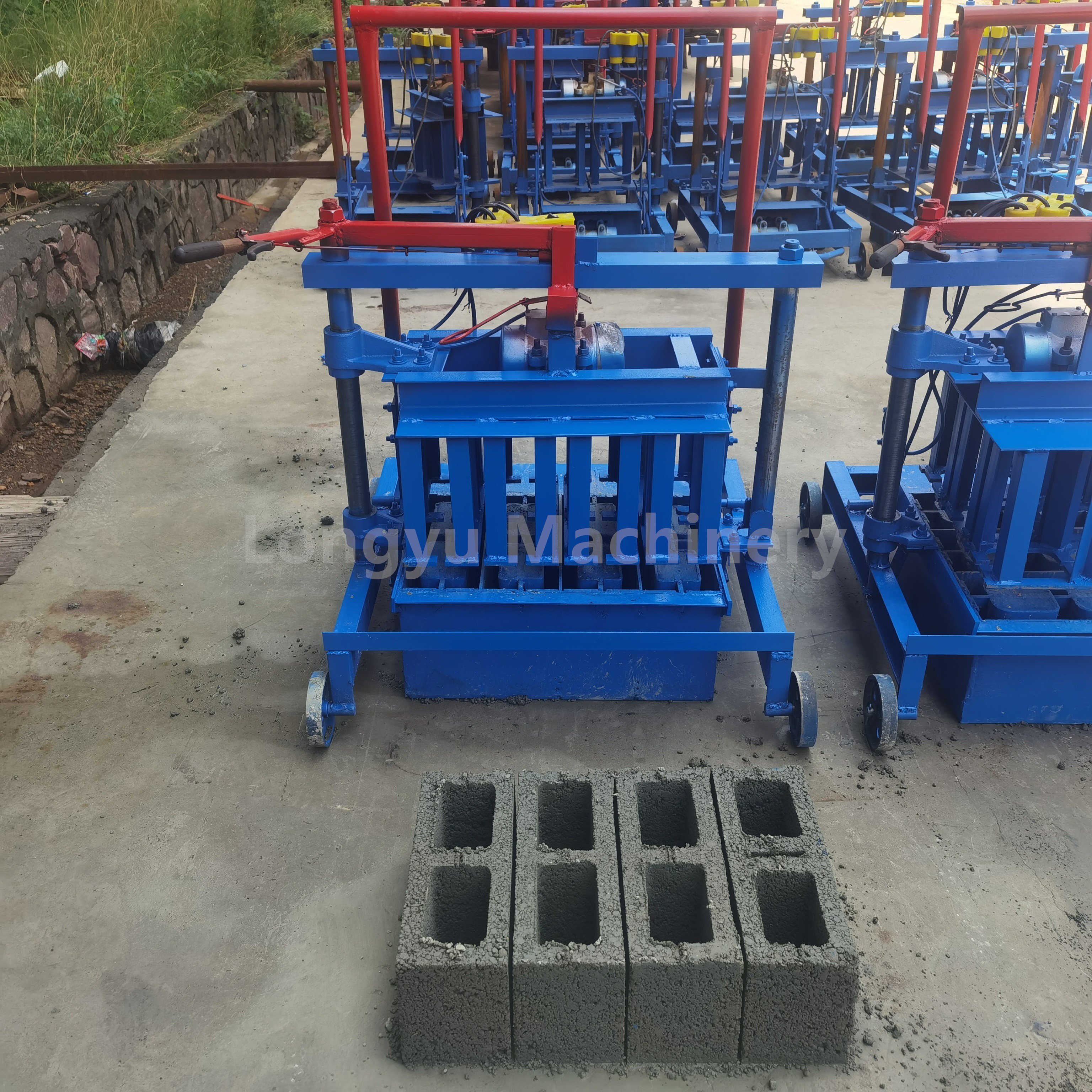 Small Mobile Slag Cement Semi Permeable Hollow Brick Machine Cement Brick Making Machine Equipment