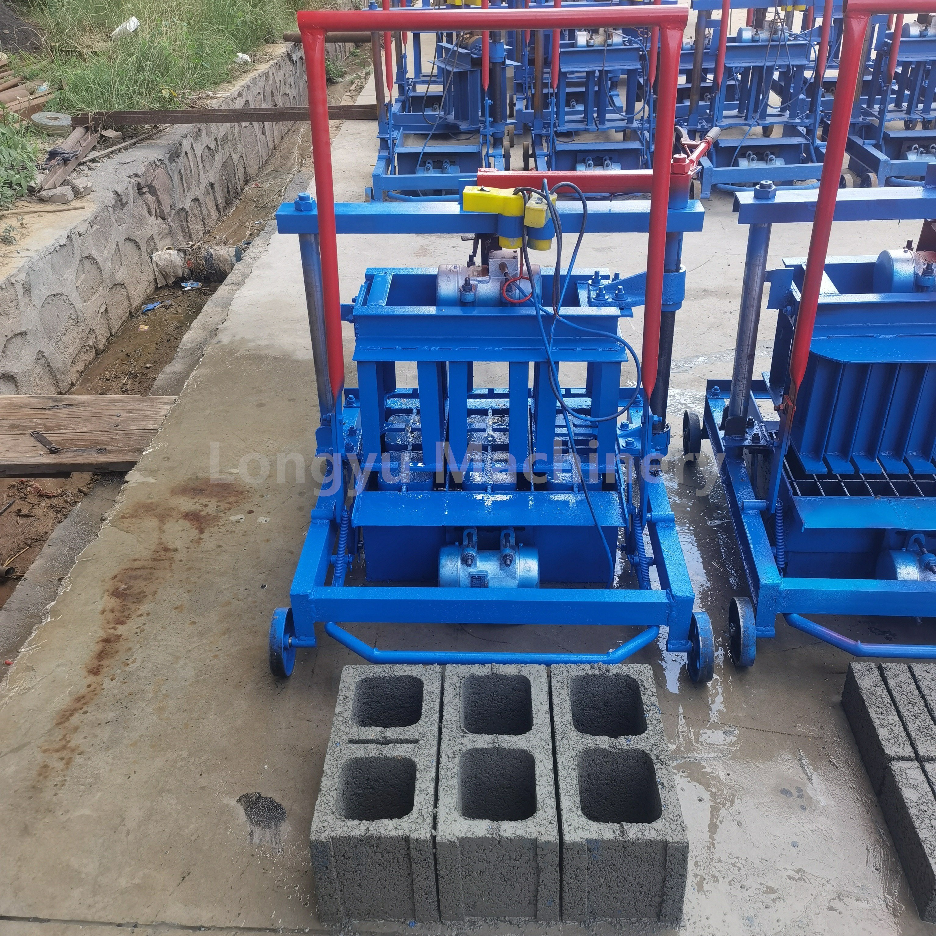 Small Mobile Slag Cement Semi Permeable Hollow Brick Machine Cement Brick Making Machine Equipment