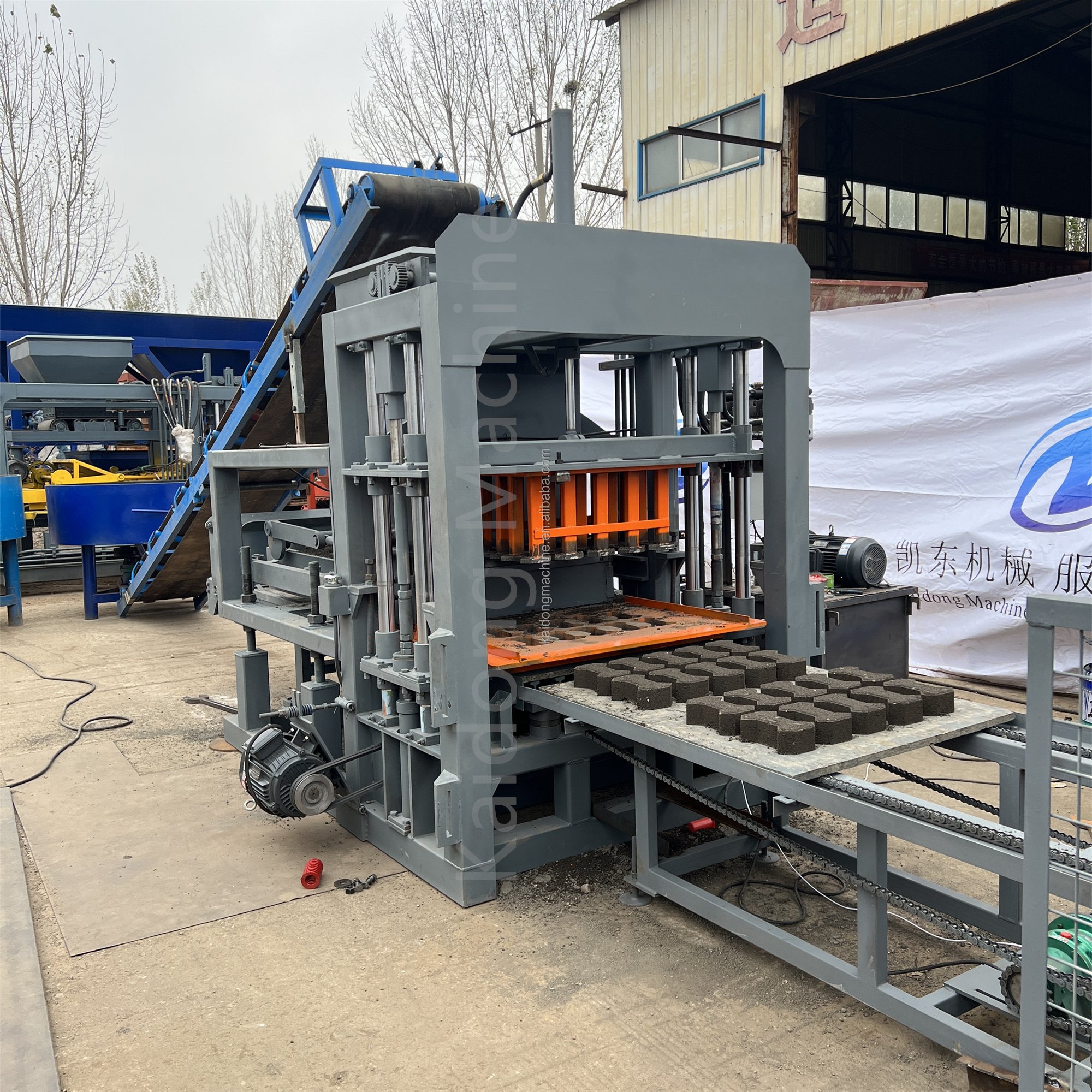 qt-15E brick production machine interlocking hollow blocks maker brick making machinery diesel for kenya manufacture of bricks