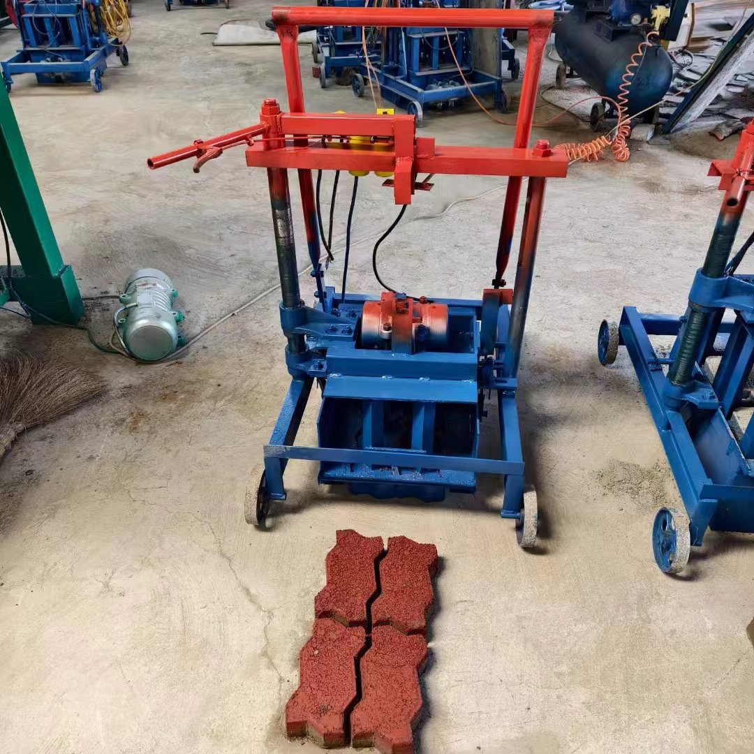 China Sourced Top Quality Interlocking Paving Cement Concrete Blocks Making Machine Automatic with Moving Wheels