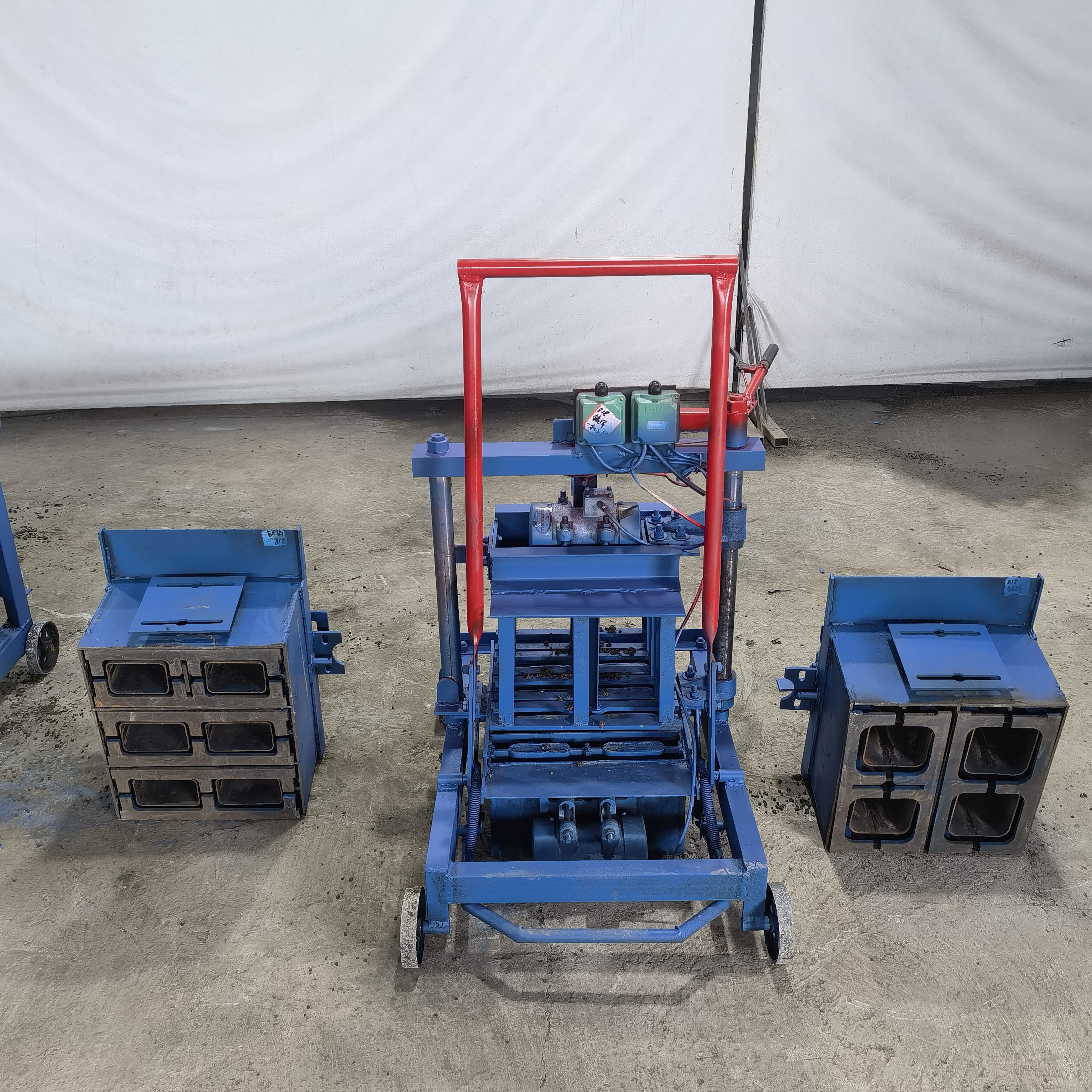 Australia Manual Small Diesel Vibrating Soil Hollow Cement Laying Block Concrete Brick Making Machine Price Japan