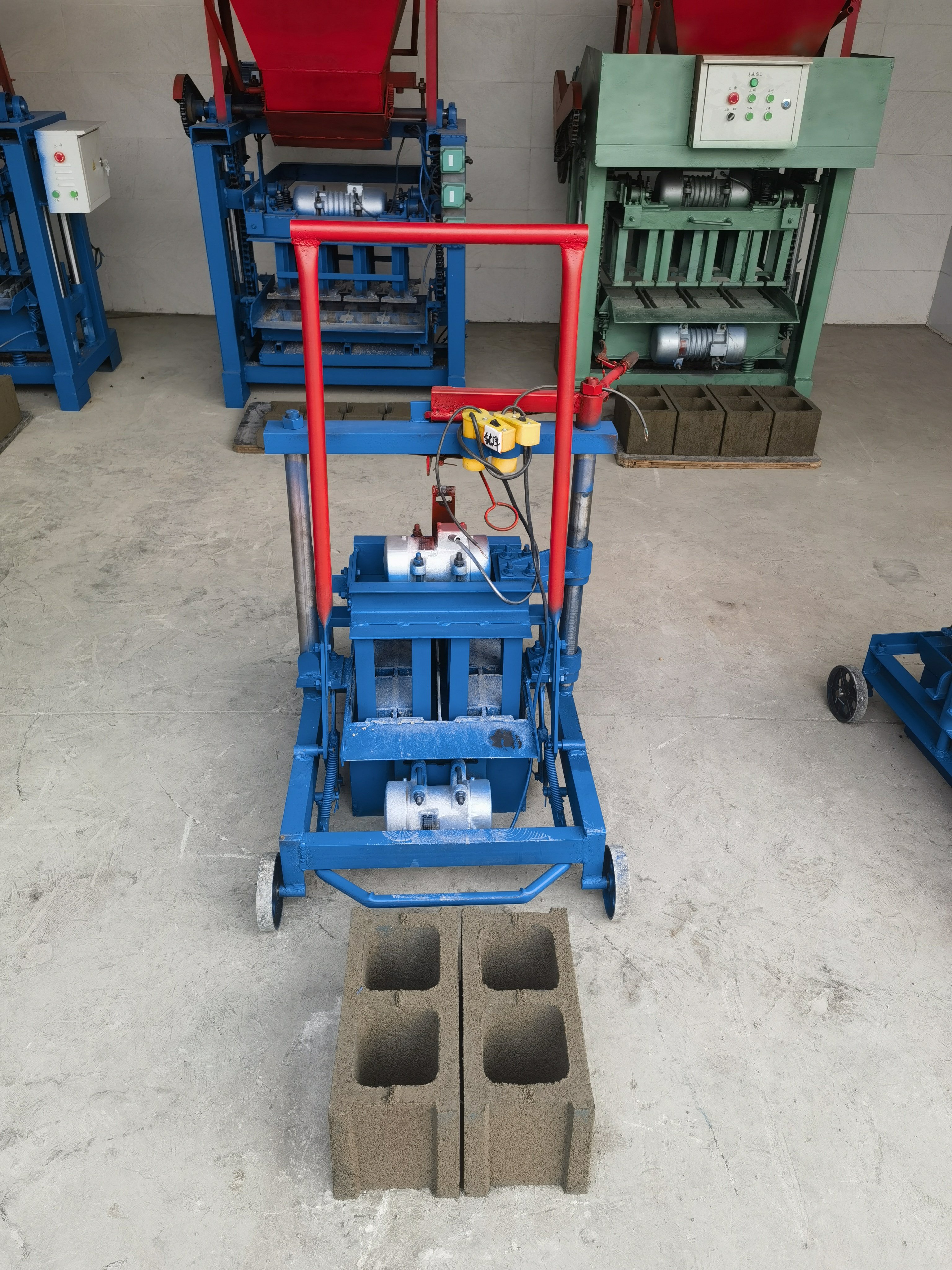 Australia Manual Small Diesel Vibrating Soil Hollow Cement Laying Block Concrete Brick Making Machine Price Japan