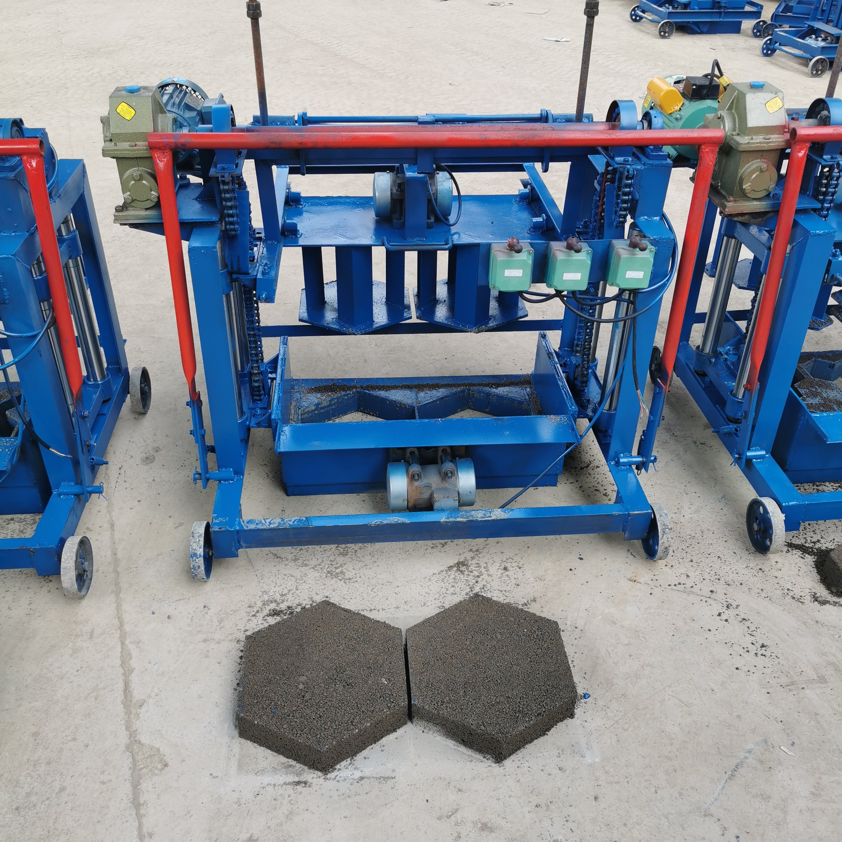 Export to Canada KM4-45 Mobile Concrete Culvert Drainage Pipe Making Machine Producing Small Cement Pipes Factory Direct Sale