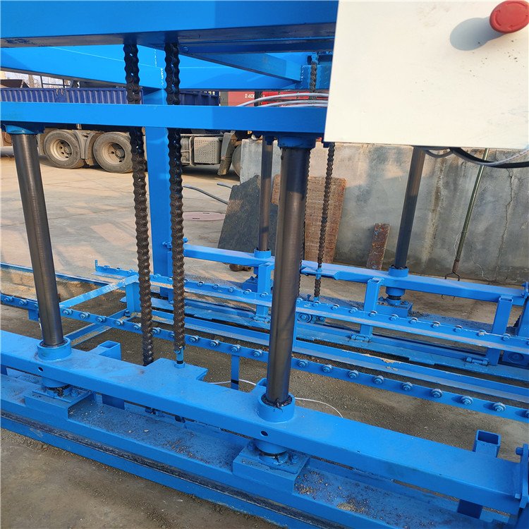 Automatic Cement Brick Making Machinery Concrete Block Machine for Sale Building Material Machinery QT4-15 Spain Products