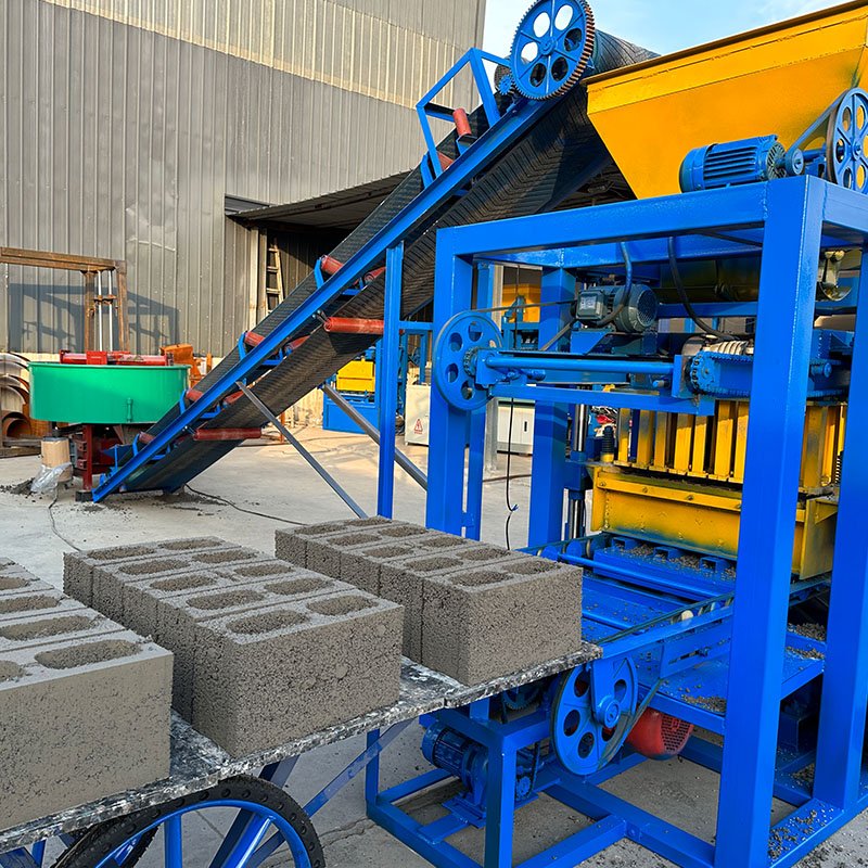 High quality automatic cement brick machine hollow solid brick making machine production line