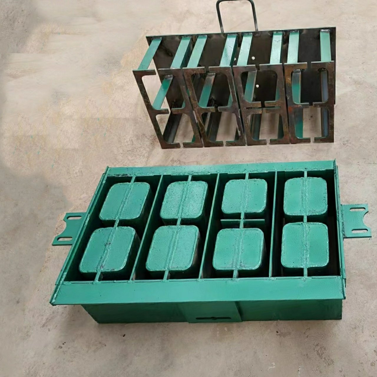 Mobile Manual Brick Making Machinery In Small Industrial Easy To Operate Stone Brick Making Machine