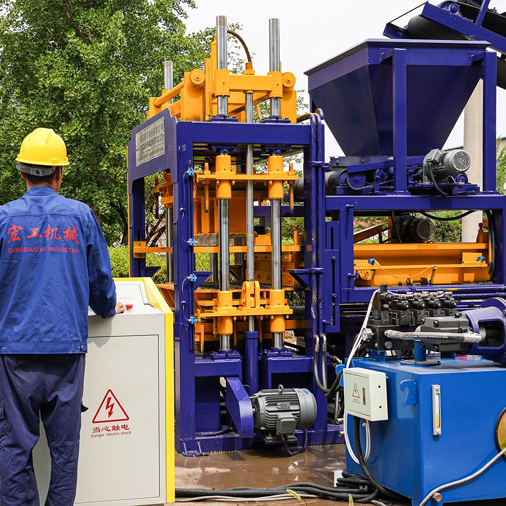 QT5-15 Automatic Paver Block Interlock Paving Brick Making Machinery Concrete Block Making Machine with Engine Long Service Life