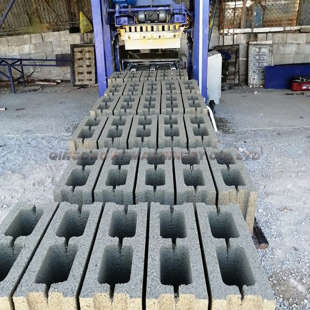 QT4-26 Mini Burning Free Concrete Hollow Brick Block Making Machine Concrete Pump Brick Making Machine Price in South Africa