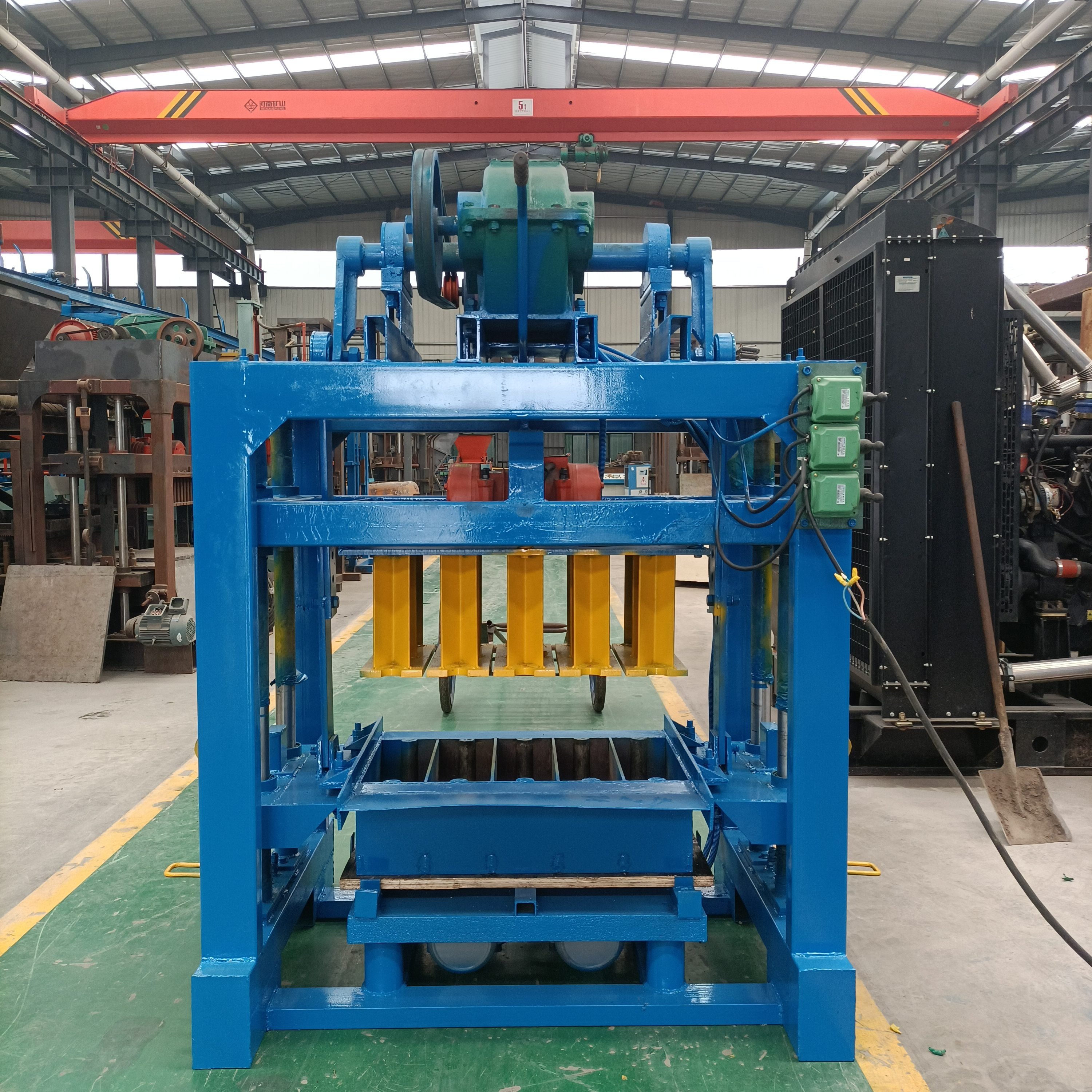 High Quality Brick Making Machinery For Standard Recycled Plastic And Sand Bricks Making Machine