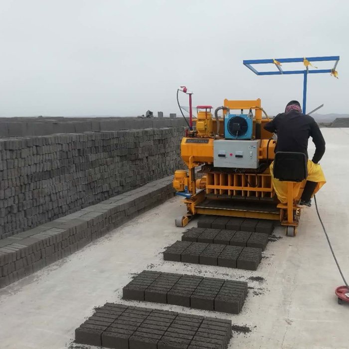 JH6-30 Multi Purpose Mobile Vibrated Cement Bricks Blocks Making Machine Low Price