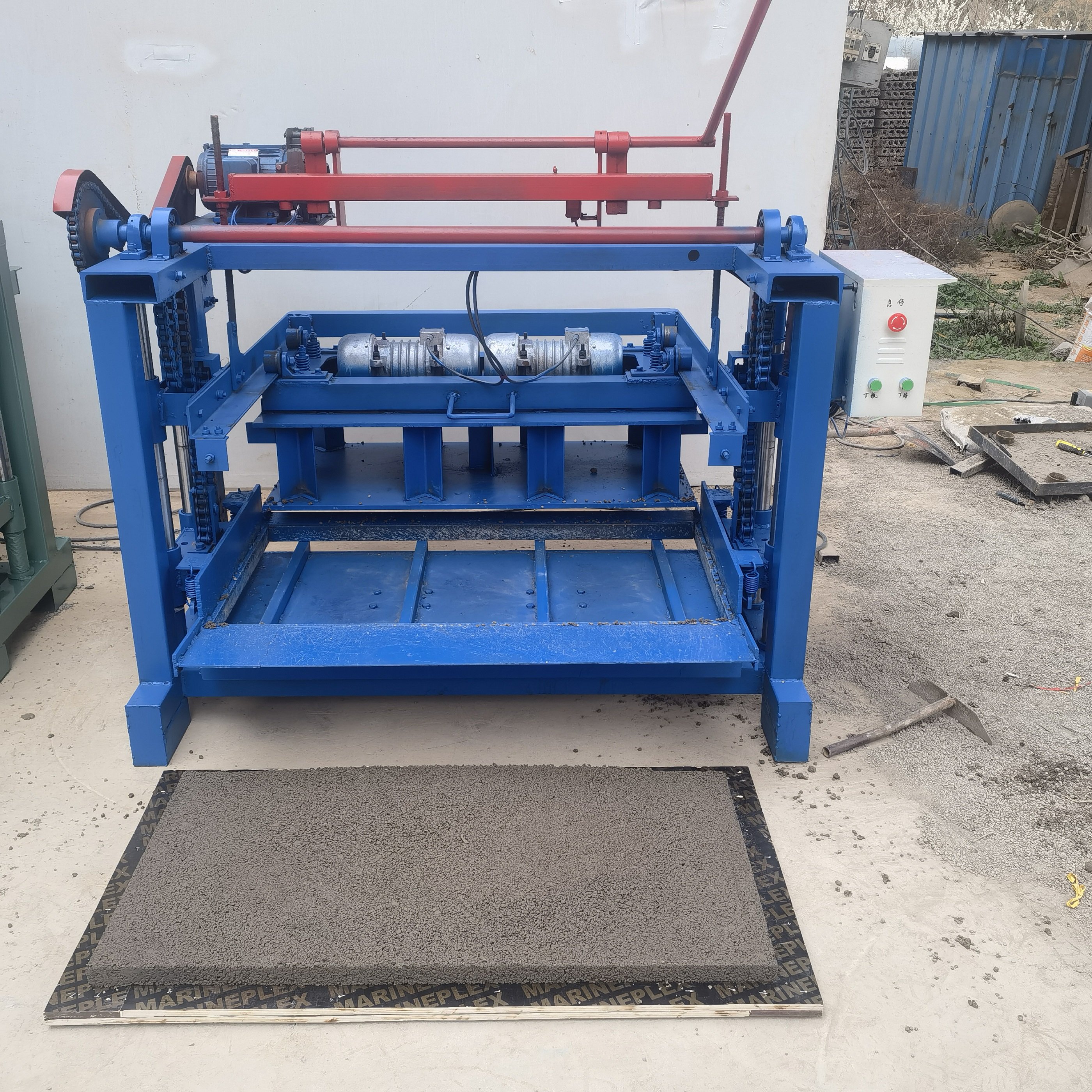 small manufacturing machines to work at home KM4-35 Semi-automatic concrete block machine Producing retaining wall blocks