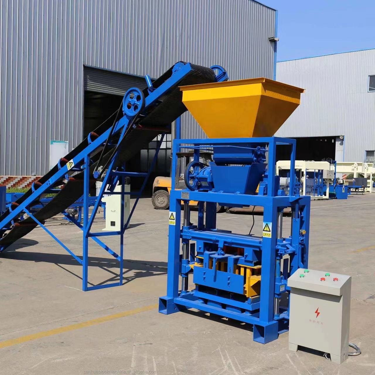 Concrete Cement Block Making Machine Hexagonal Brick Making Machine For Construction Engineering