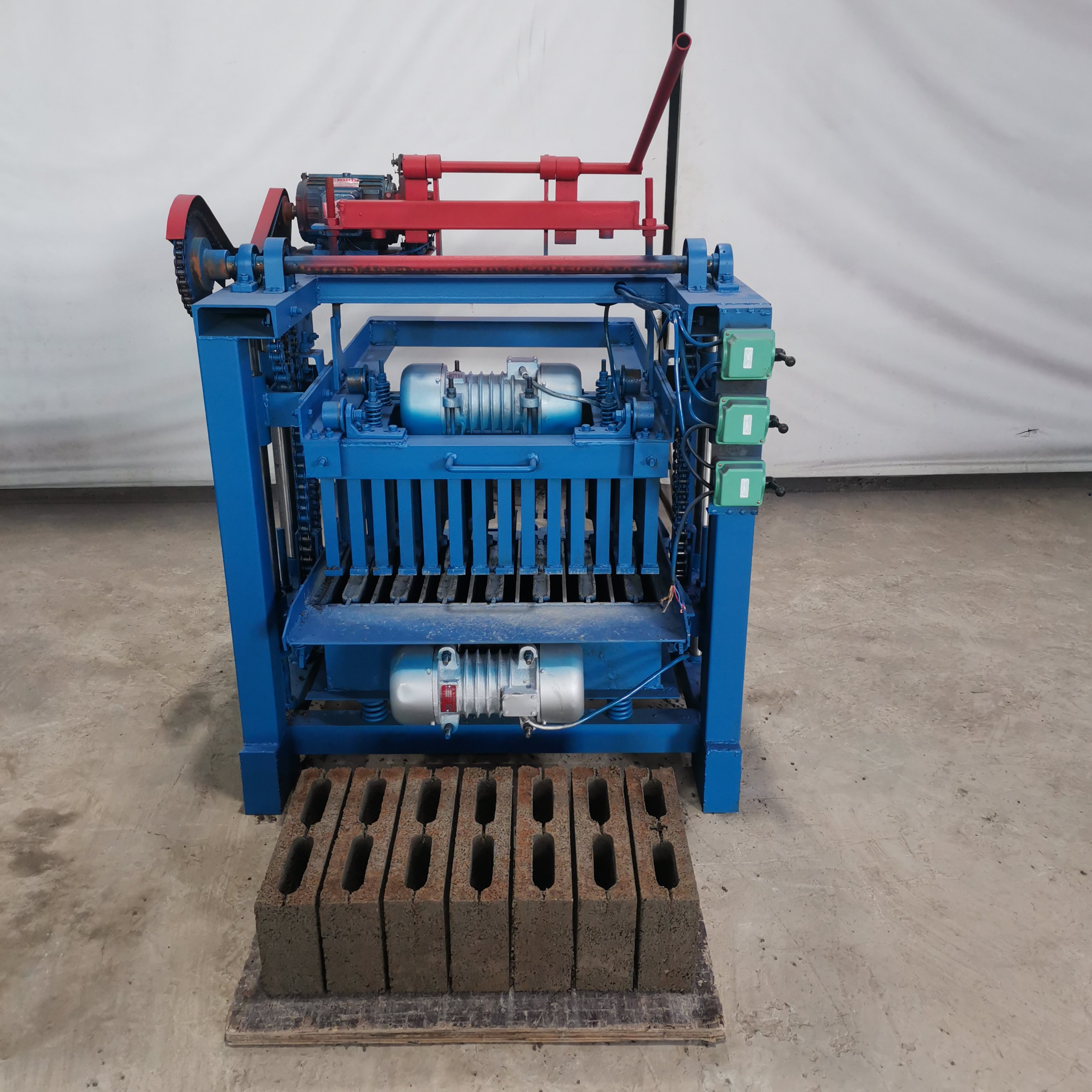 Brick Making Machinery Block Making Machine Manufacturer Direct Sale 4 Inch Hollow Brick Mold. 4-35 Chinese Indonesia