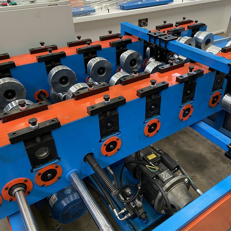easy operate portable standing seam metal roof panel roll forming machine