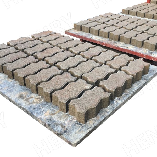Qt8-15 Brick Making Machine for Sale in Bangladesh