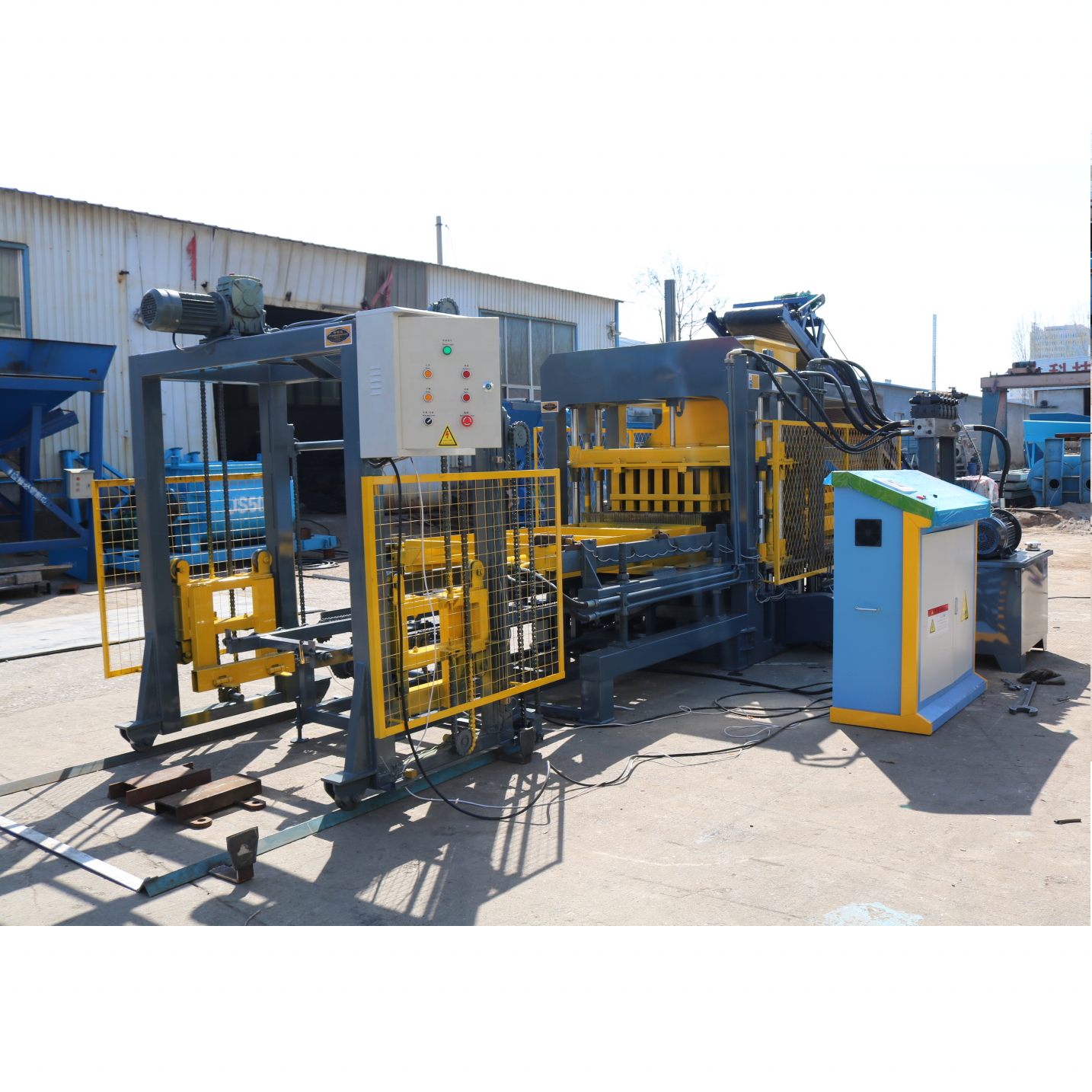 2024 Automatic Cement Brick Making Machinery Small Investment Business Idea PLC Jaw Crusher Foldable Belt Manufacturing Plant