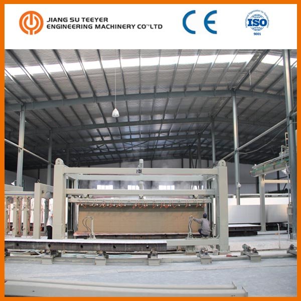 Fully automatic concrete block making machine