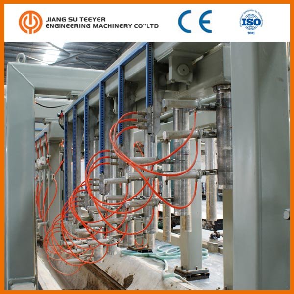 Fully automatic concrete block making machine
