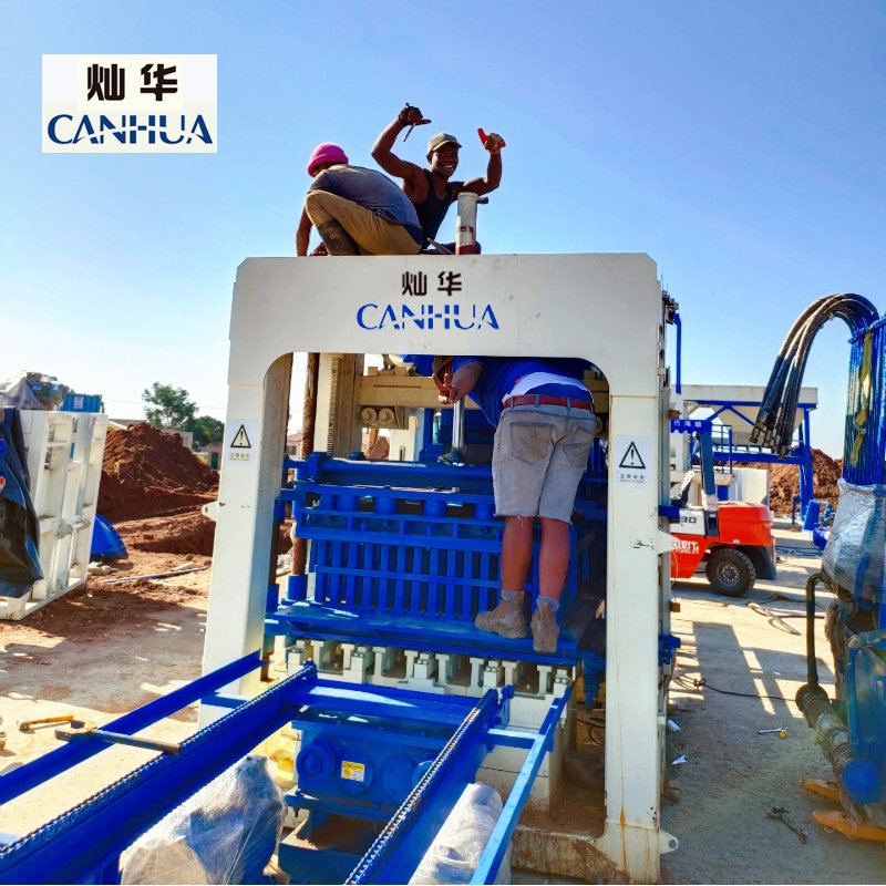 Equipment for Production Concrete Cement for Building Material Blocks Bricks Making Machine Qt 1015 Block Making Machine 15-20s