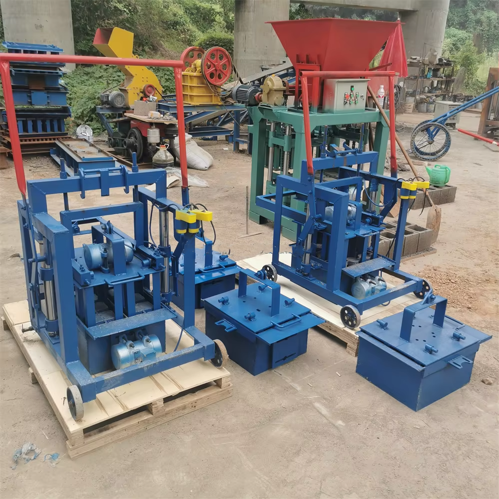 Brick Machine Mobile 2-45 Small Block Molding Machine Concrete Brick Press Machine Factory Production