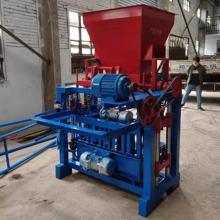 High Efficiency Low Price Concrete Cement Brick Making Machine New Product with Core Components for Brick Molding