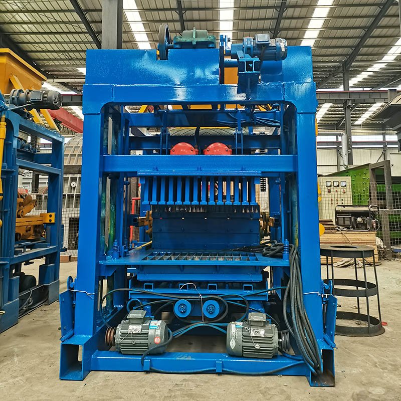 Mobile Semi-automatic Block Making Machine Egg Laying High Strength Qt4-40 Brick Making Machine