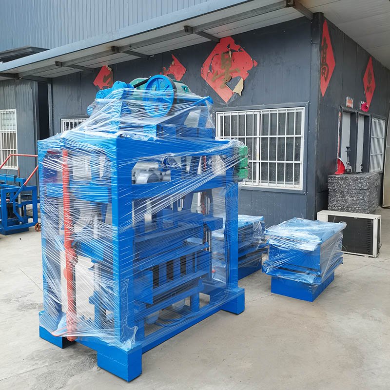Mobile Semi-automatic Block Making Machine Egg Laying High Strength Qt4-40 Brick Making Machine