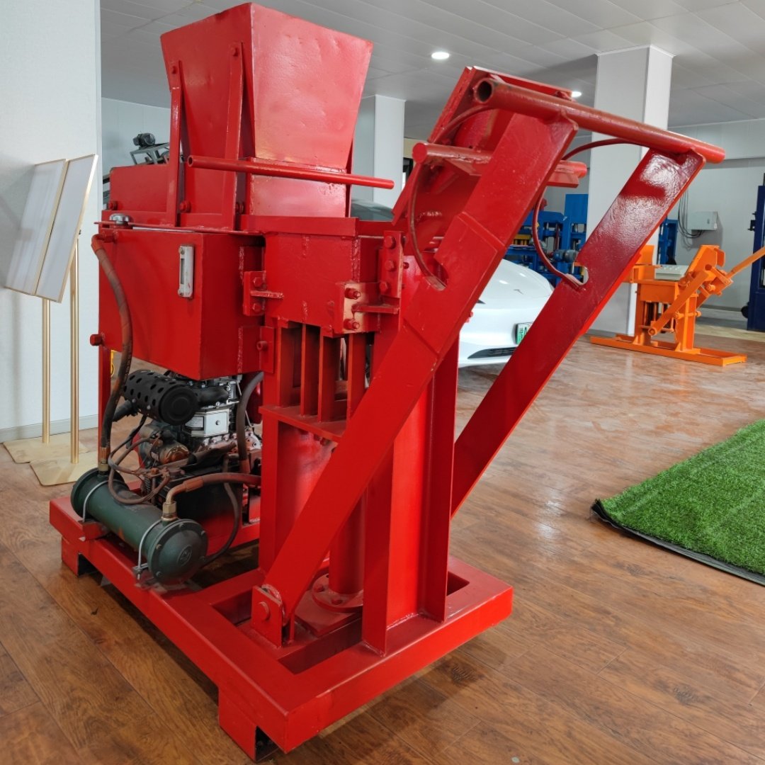 Factory Direct Sales Cement Clay Brick Making Machine High-Quality Small-Scale Engineering Equipment Brick Making Machine
