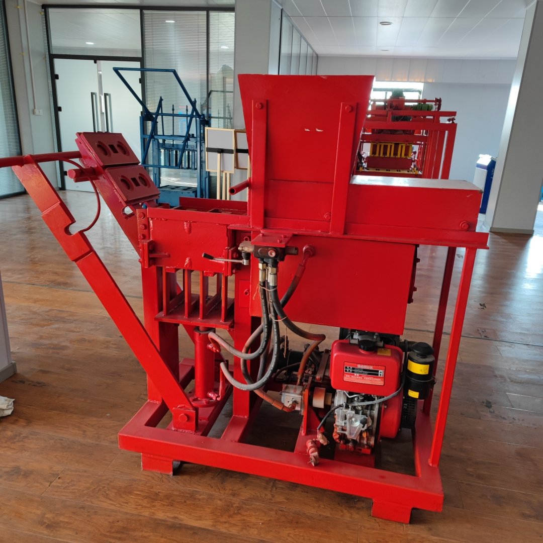 Factory Direct Sales Cement Clay Brick Making Machine High-Quality Small-Scale Engineering Equipment Brick Making Machine