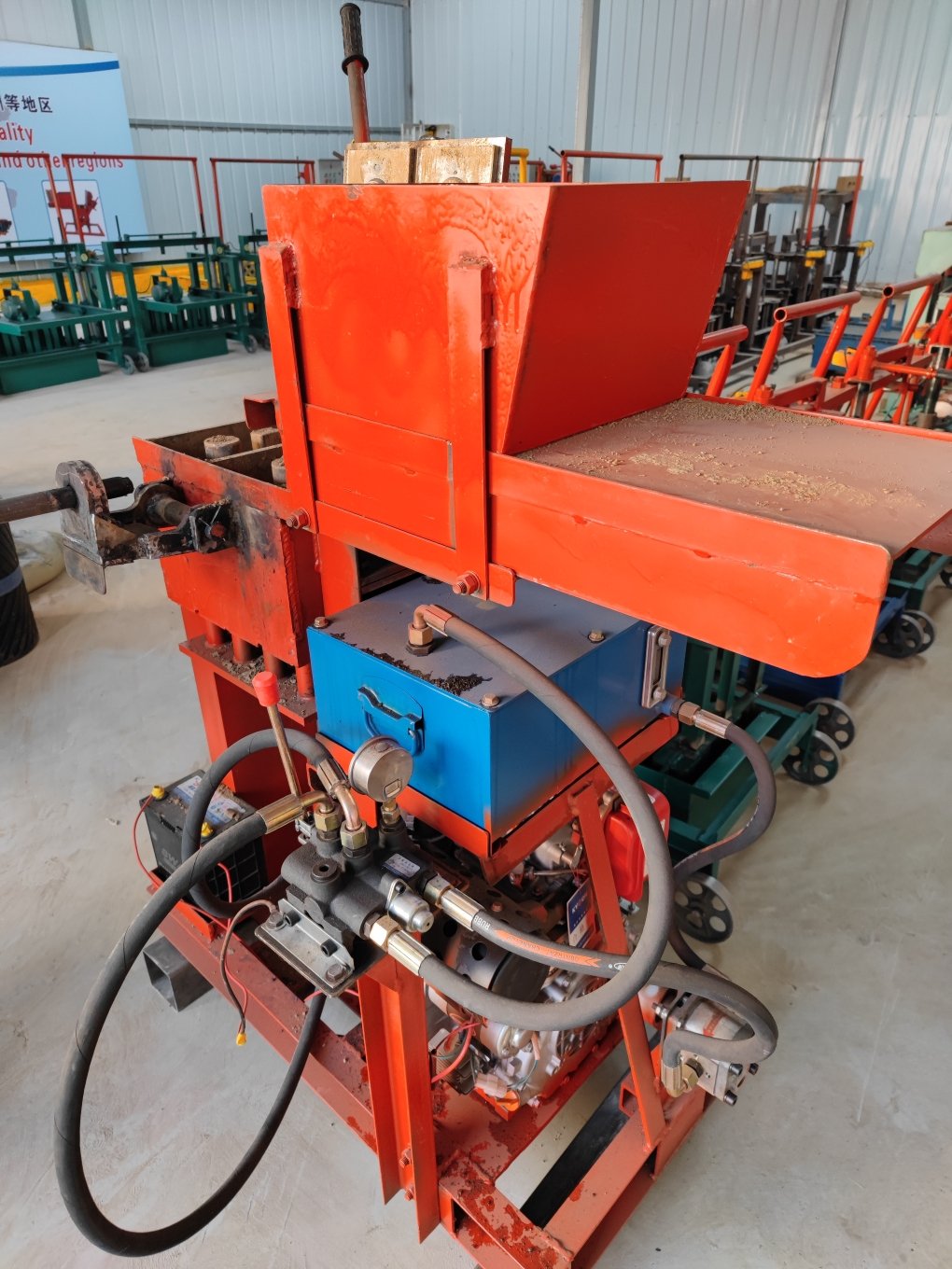 Factory Direct Sales Cement Clay Brick Making Machine High-Quality Small-Scale Engineering Equipment Brick Making Machine